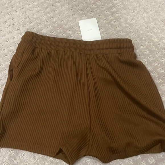 Brown shorts from Oak and Fort. Tag still attached. - Picture 2 of 2